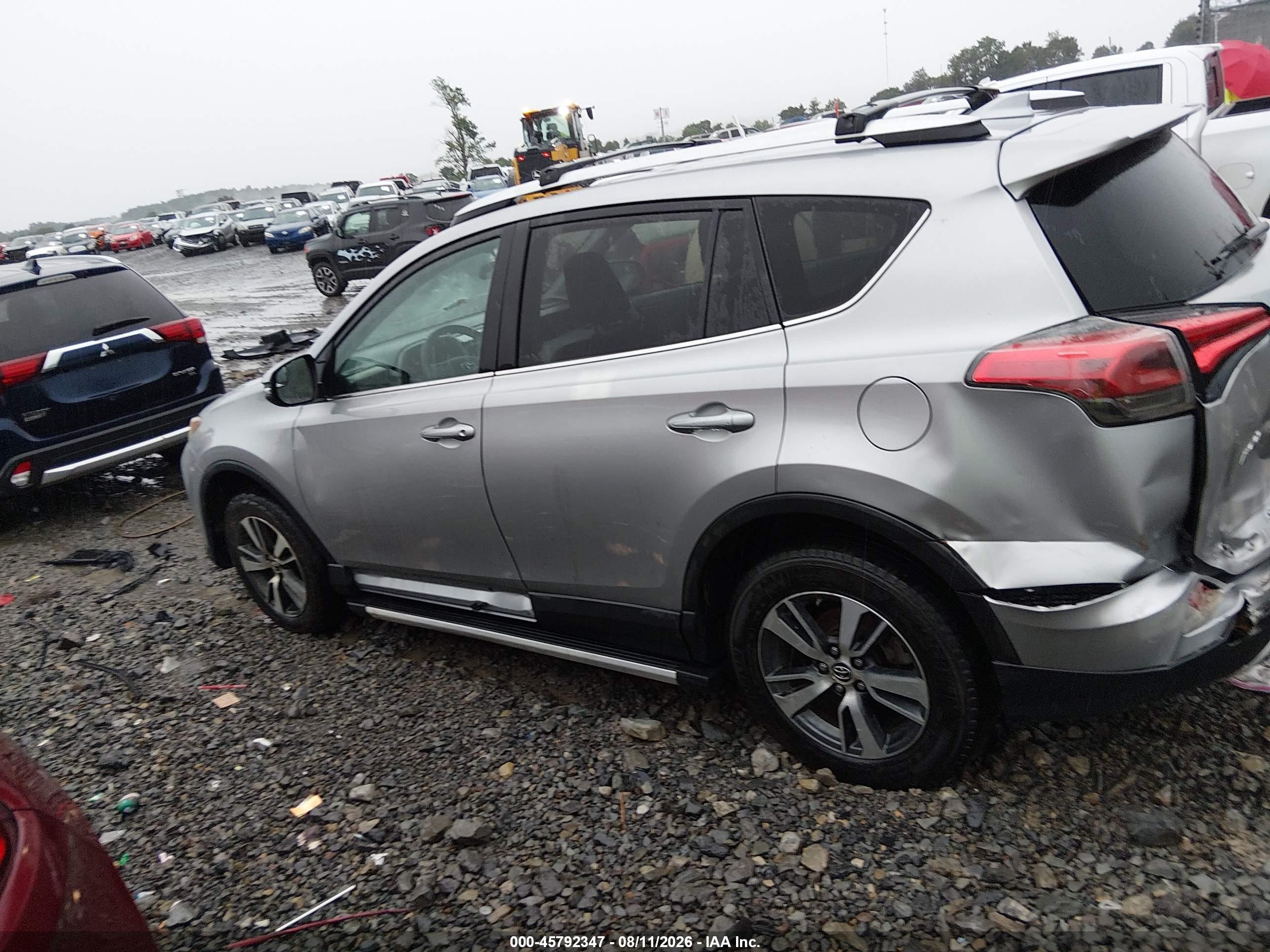 2016 TOYOTA RAV4 XLE