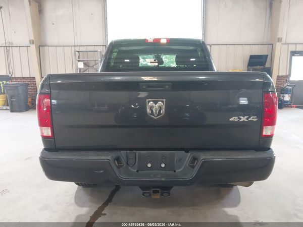 2018 RAM 1500 EXPRESS  4X4 5'7 BOX