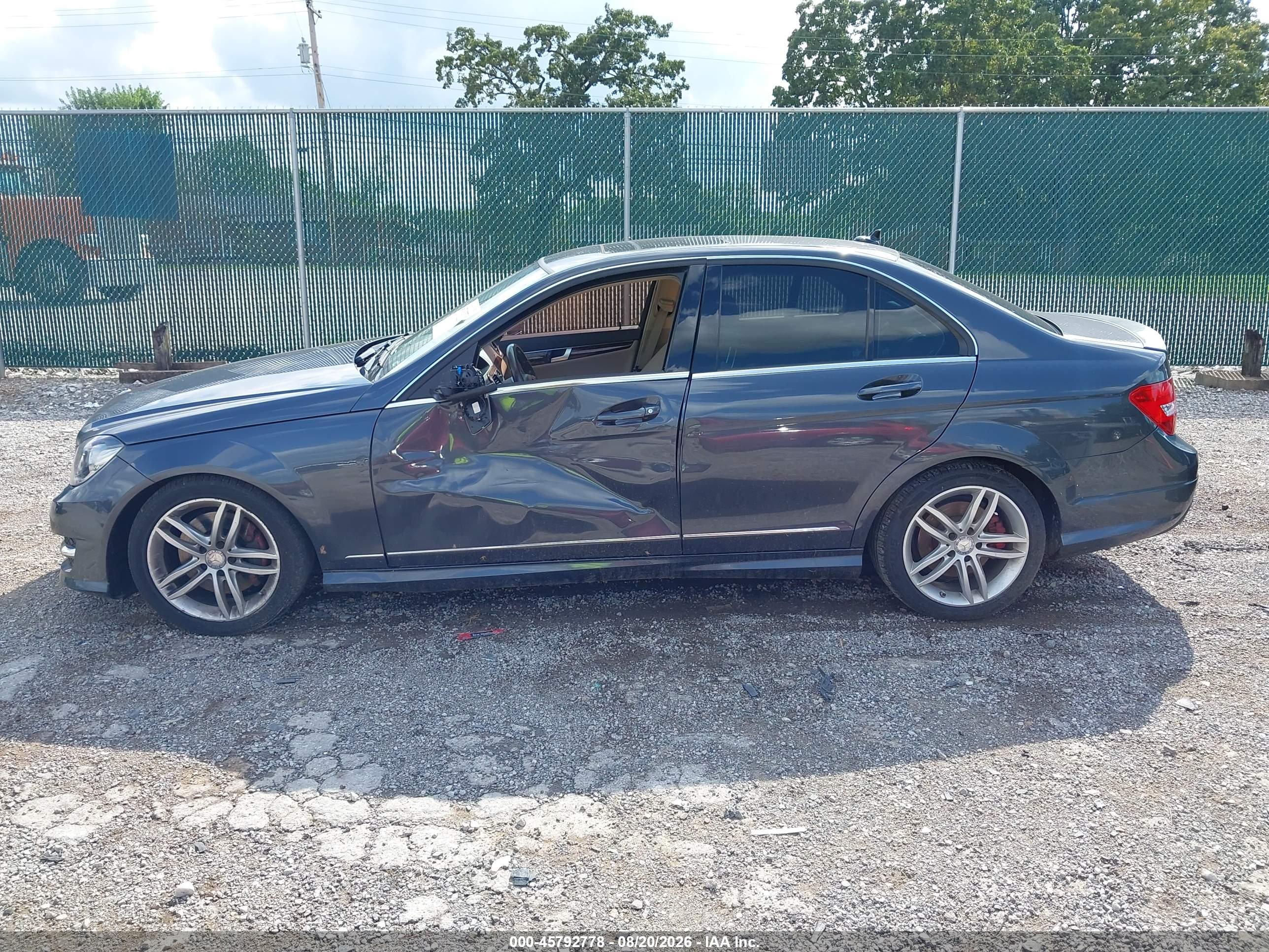 2013 MERCEDES-BENZ C 300