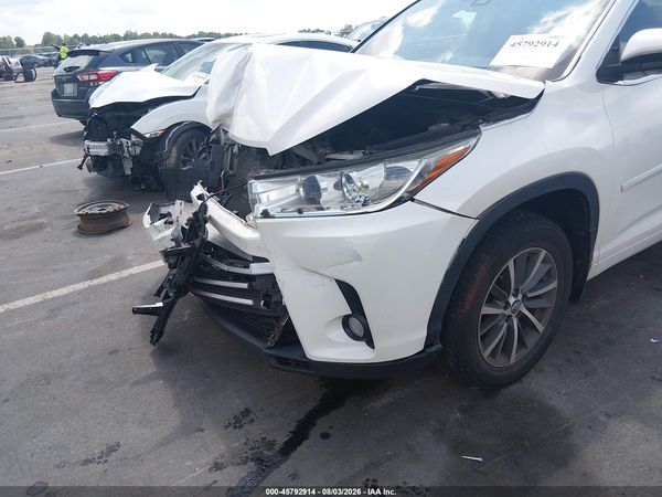 2018 TOYOTA HIGHLANDER XLE