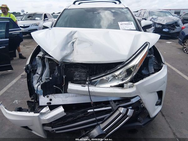 2018 TOYOTA HIGHLANDER XLE