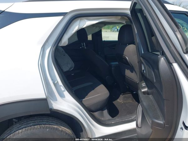 2022 CHEVROLET TRAILBLAZER FWD LT — I8