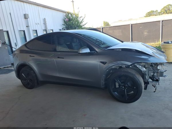 2026 TESLA MODEL Y