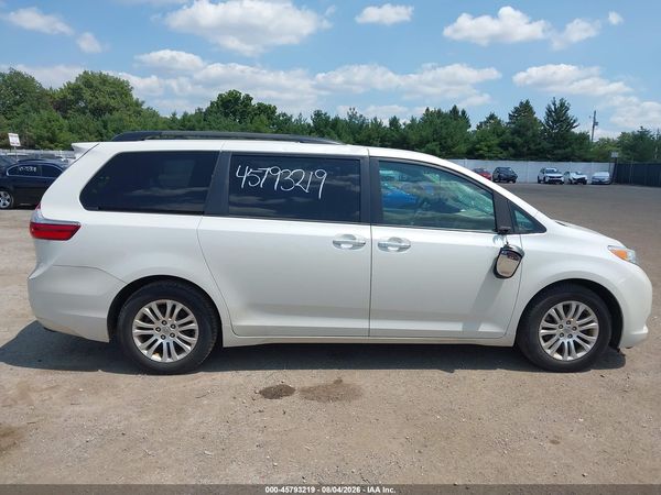 2015 TOYOTA SIENNA XLE 8 PASSENGER