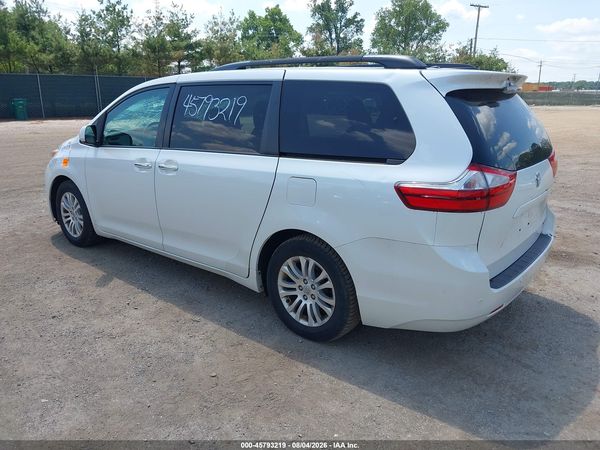 2015 TOYOTA SIENNA XLE 8 PASSENGER