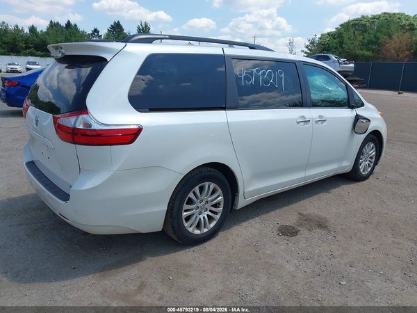 2015 TOYOTA SIENNA XLE 8 PASSENGER