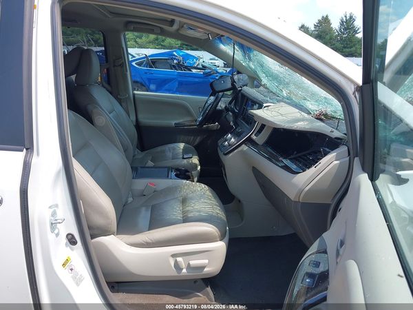 2015 TOYOTA SIENNA XLE 8 PASSENGER