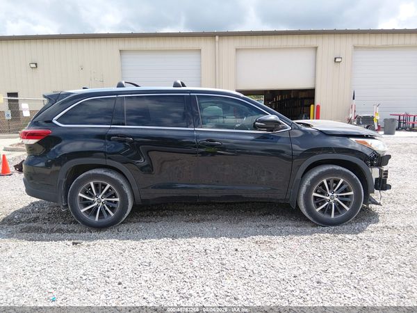 2017 TOYOTA HIGHLANDER