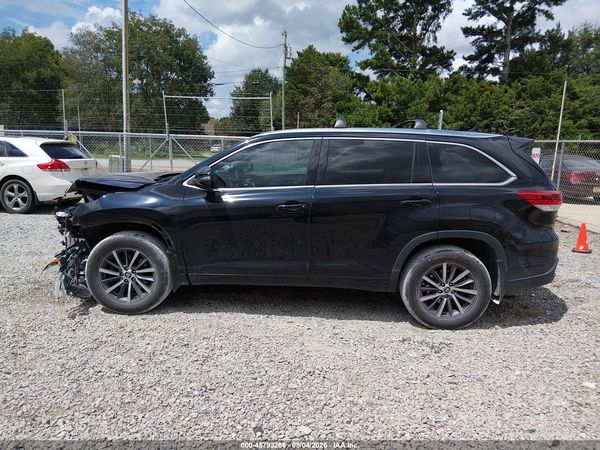 2017 TOYOTA HIGHLANDER XLE