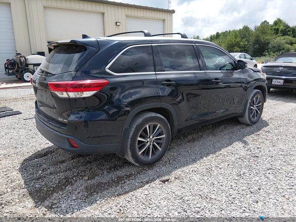 2017 TOYOTA HIGHLANDER XLE