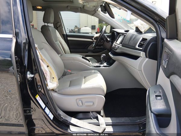 2017 TOYOTA HIGHLANDER XLE