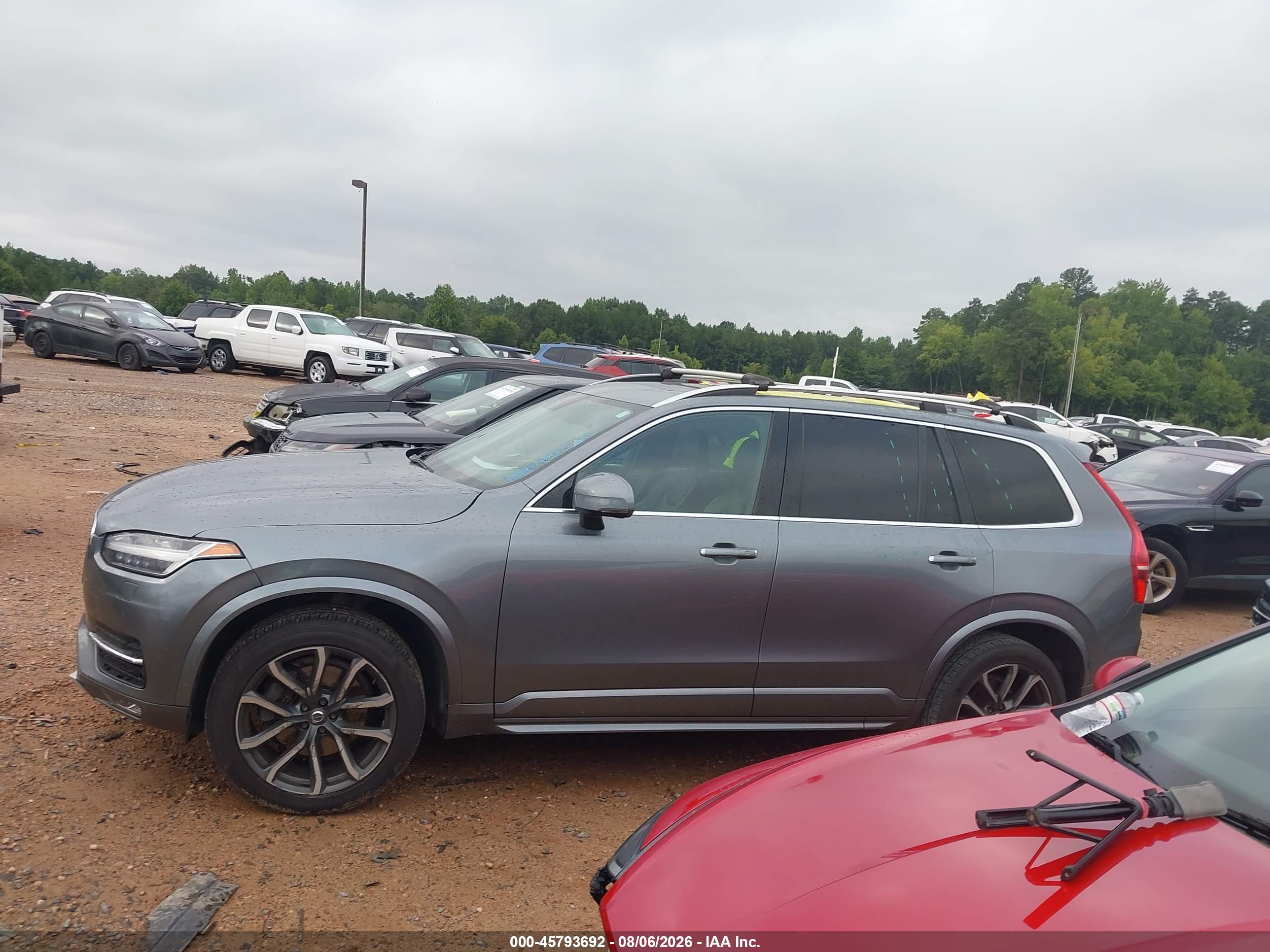 2016 VOLVO XC90 T6 MOMENTUM