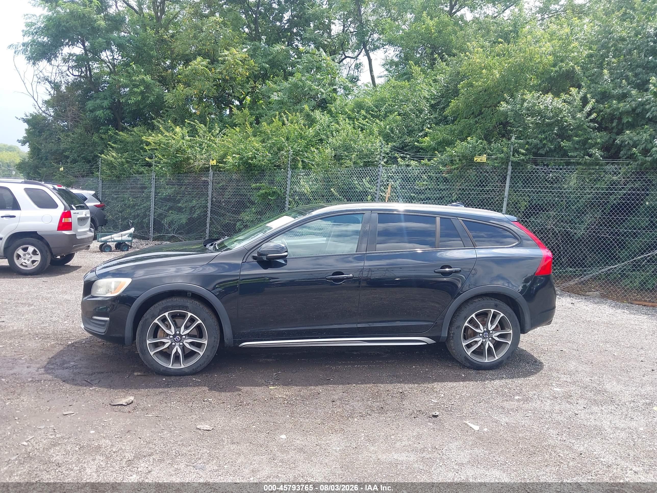 2016 VOLVO V60 CROSS COUNTRY T5