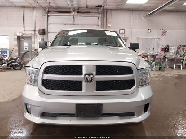 2019 RAM 1500 CLASSIC EXPRESS  4X4 6'4 BOX