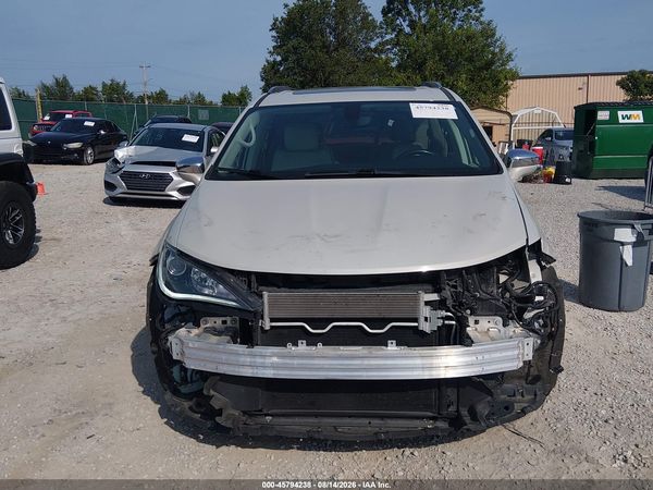 2019 CHRYSLER PACIFICA LIMITED — I115