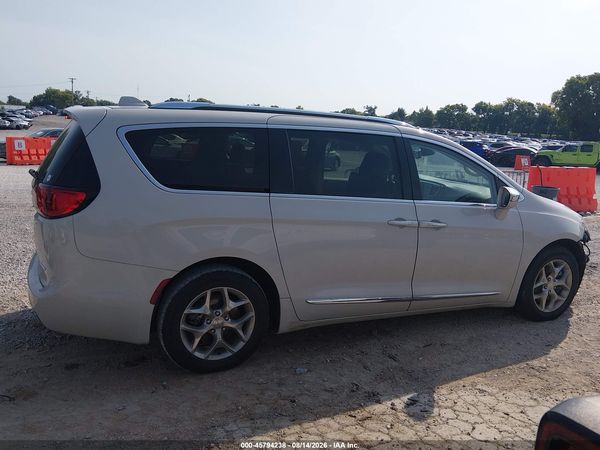 2019 CHRYSLER PACIFICA LIMITED — I116