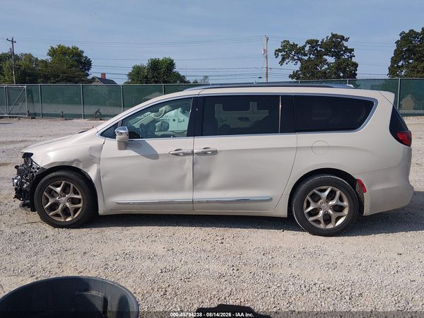 2019 CHRYSLER PACIFICA LIMITED — I117