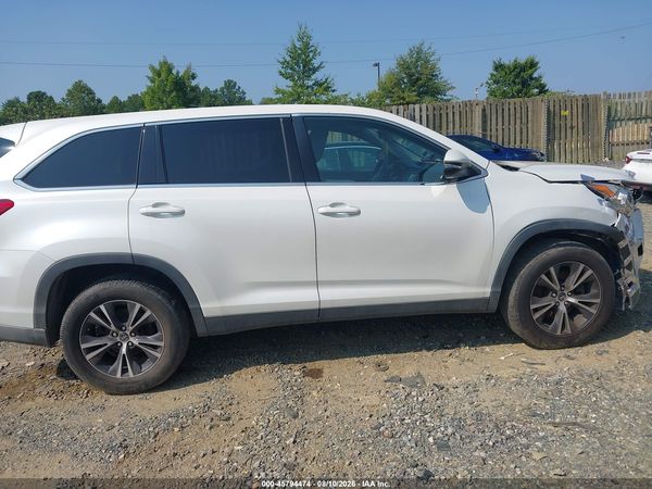 2019 TOYOTA HIGHLANDER LE