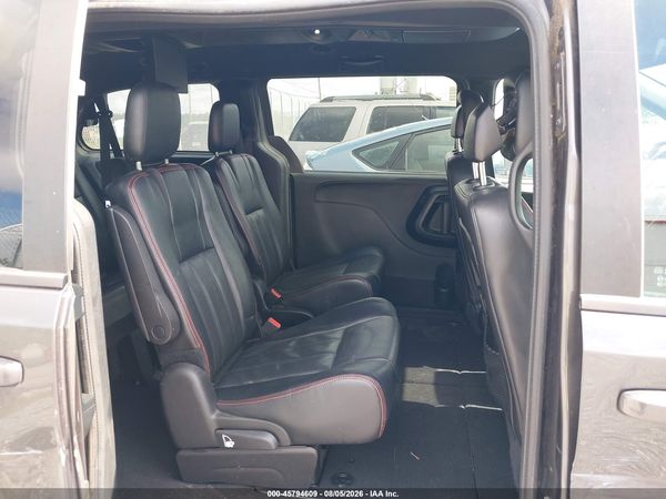 2015 DODGE GRAND CARAVAN R/T — I8