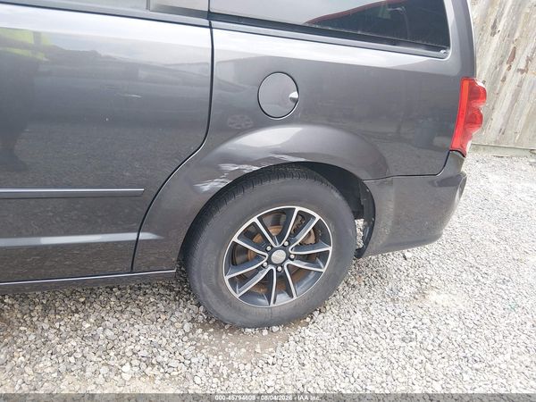 2015 DODGE GRAND CARAVAN R/T — I152