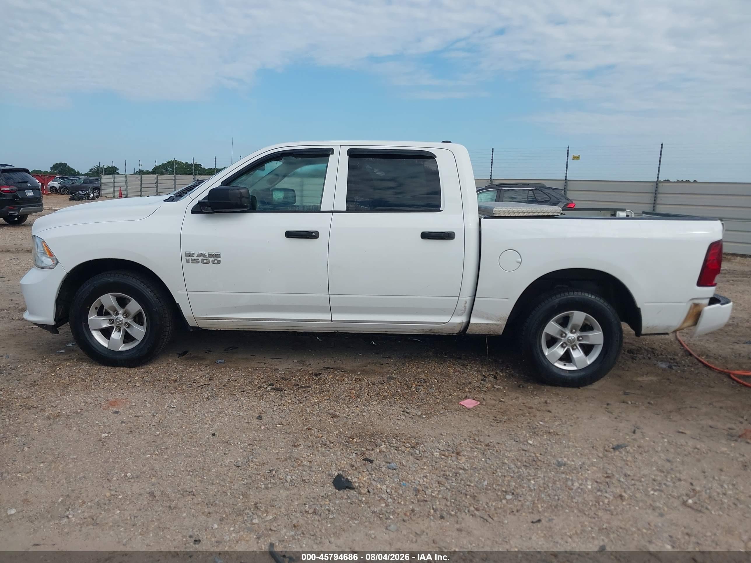2017 RAM 1500 EXPRESS  4X2 5'7 BOX
