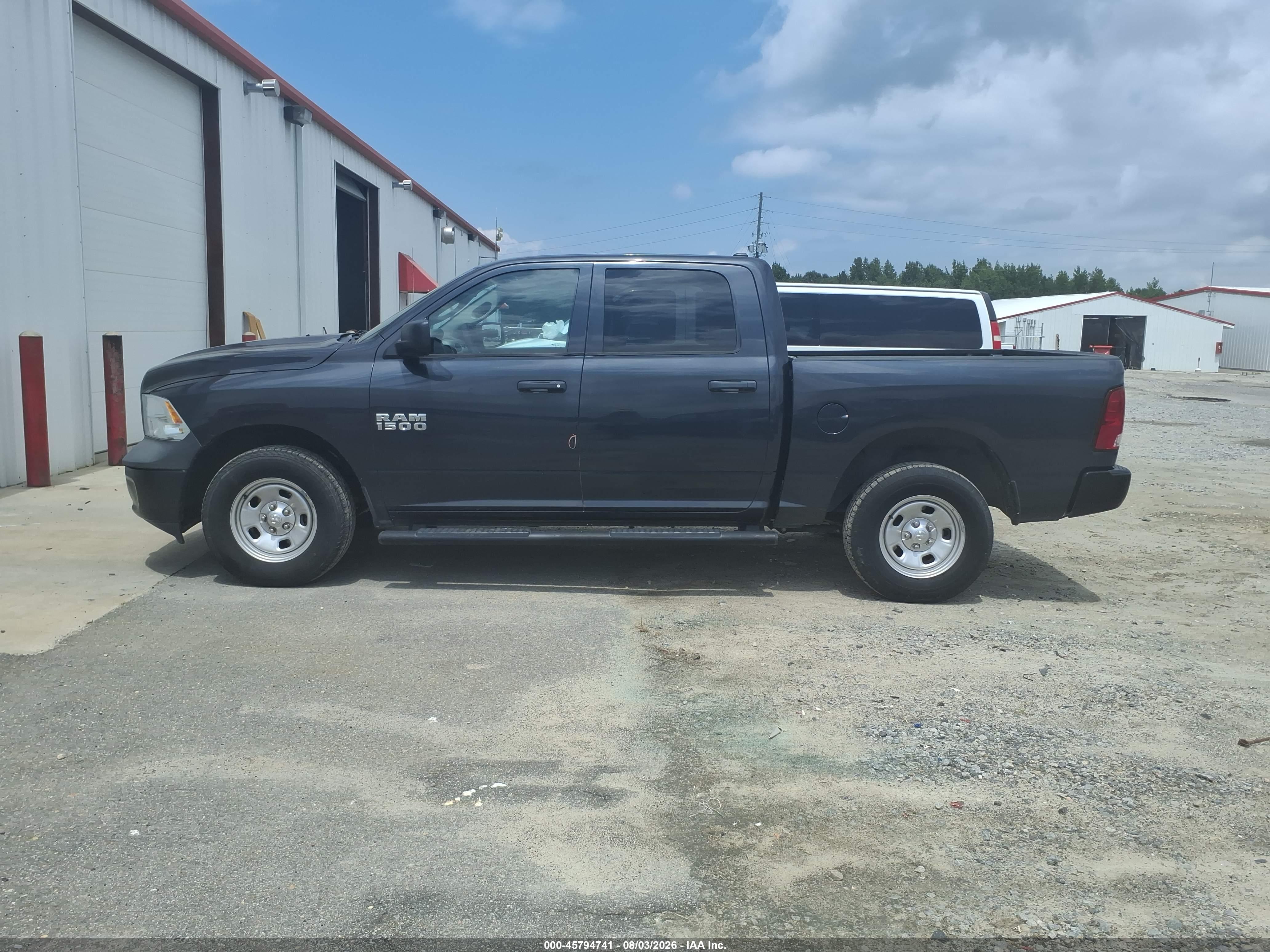 2018 RAM 1500 ST