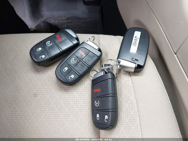 2020 JEEP GRAND CHEROKEE LAREDO E 4X4