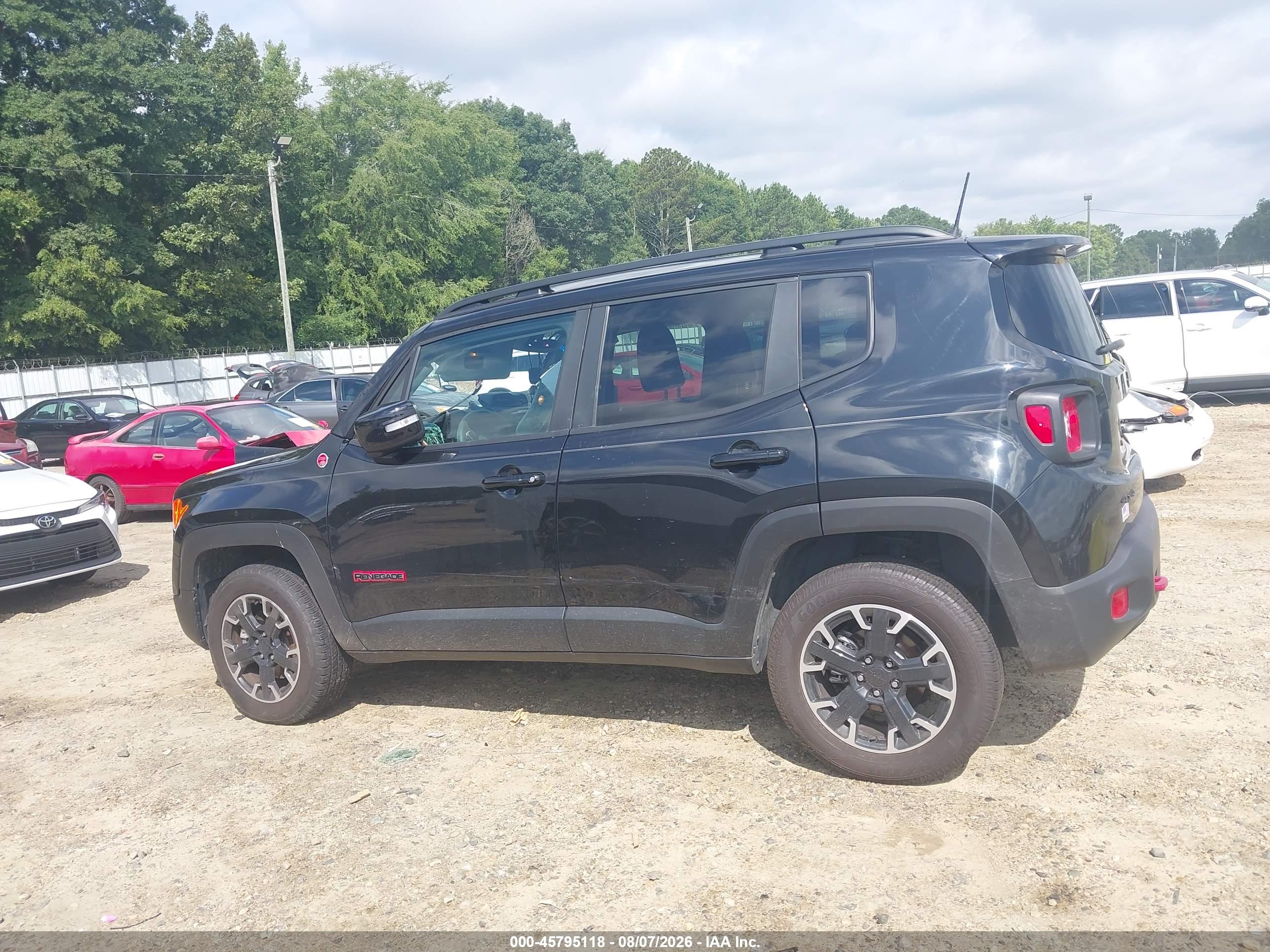 2023 JEEP RENEGADE TRAILHAWK 4X4