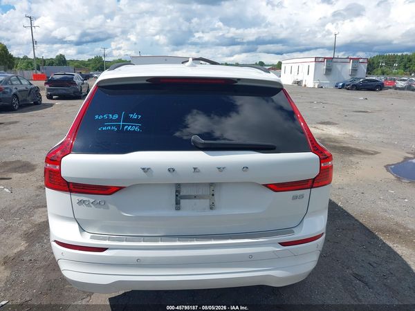 2022 VOLVO XC60 B5 MOMENTUM
