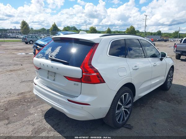 2022 VOLVO XC60 B5 MOMENTUM