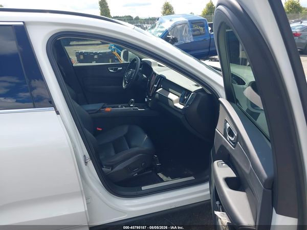 2022 VOLVO XC60 B5 MOMENTUM