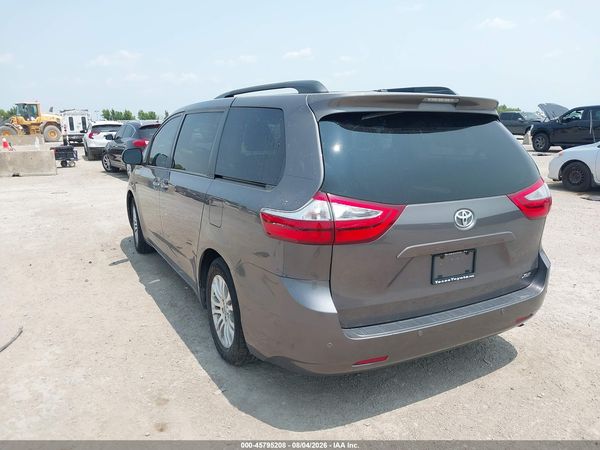 2017 TOYOTA SIENNA XLE PREMIUM 8 PASSENGER