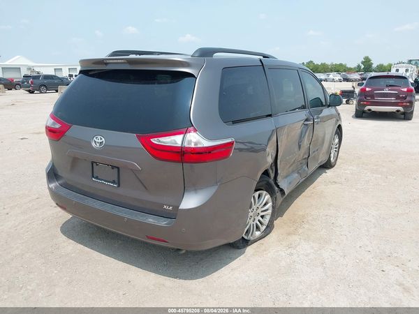 2017 TOYOTA SIENNA XLE PREMIUM 8 PASSENGER