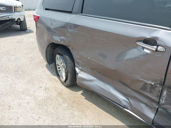 2017 TOYOTA SIENNA XLE PREMIUM 8 PASSENGER
