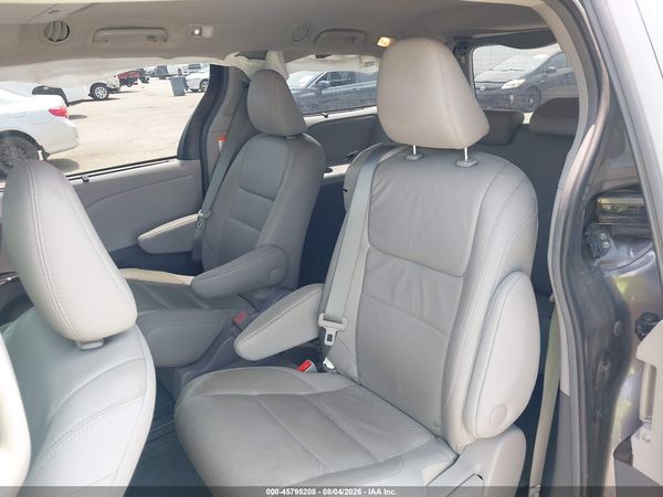 2017 TOYOTA SIENNA XLE PREMIUM 8 PASSENGER