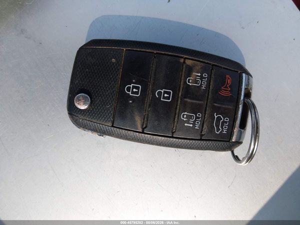 2016 KIA SEDONA LX