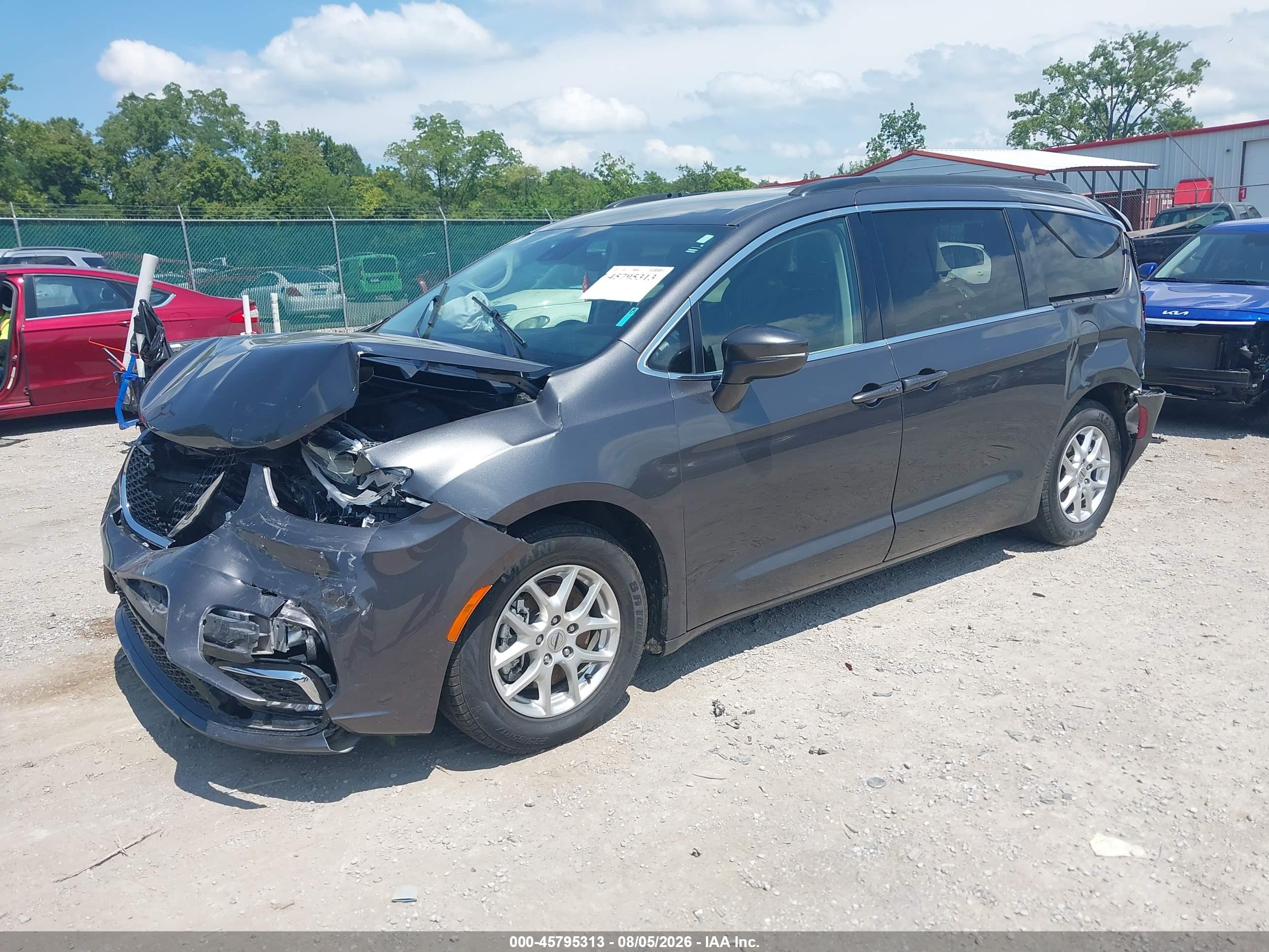 2022 CHRYSLER PACIFICA TOURING L — I2