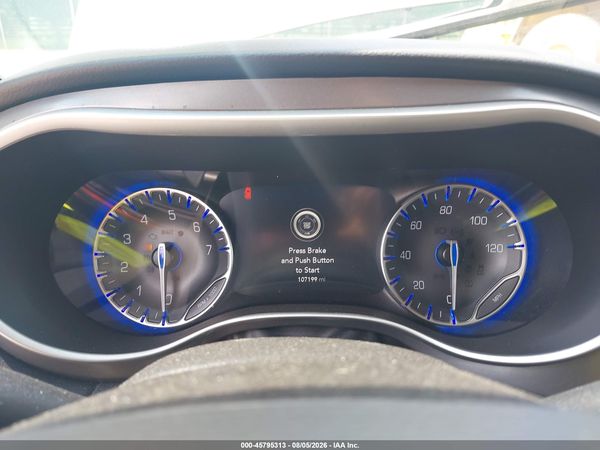 2022 CHRYSLER PACIFICA TOURING L — I7