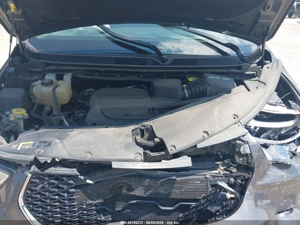 2022 CHRYSLER PACIFICA TOURING L — I10