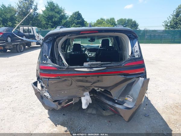 2022 CHRYSLER PACIFICA TOURING L — I119
