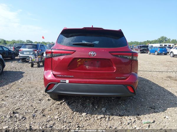 2021 TOYOTA HIGHLANDER XLE