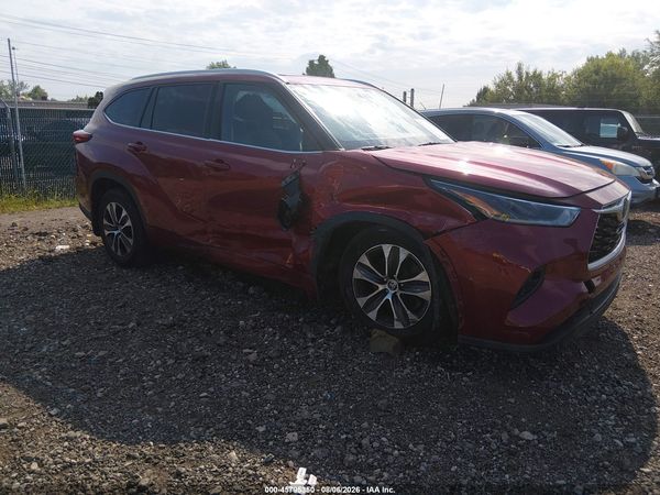 2021 TOYOTA HIGHLANDER XLE