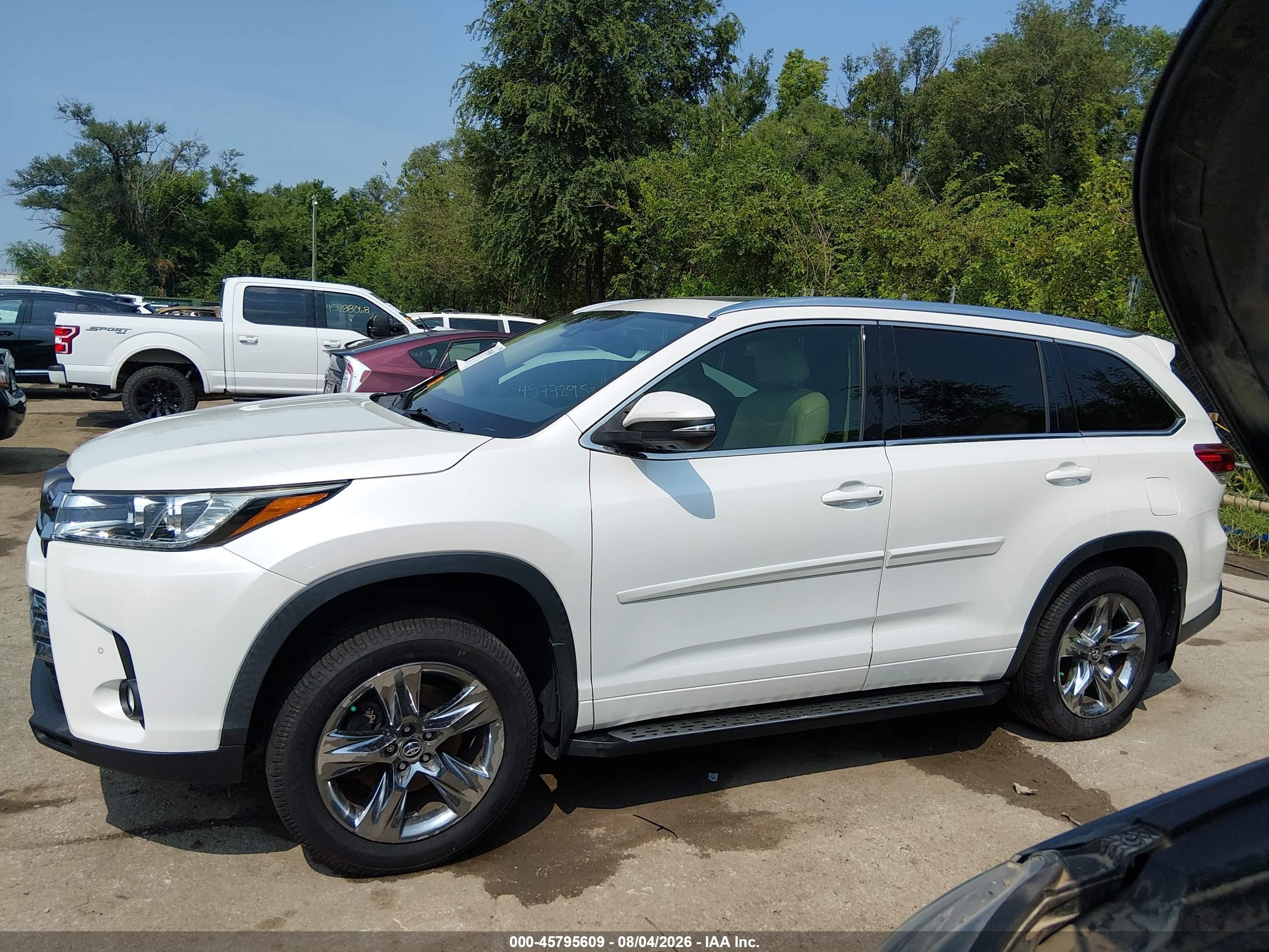 2017 TOYOTA HIGHLANDER LIMITED PLATINUM