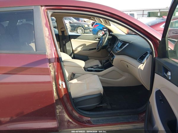 2016 HYUNDAI TUCSON SE
