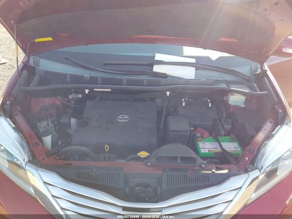 2015 TOYOTA SIENNA