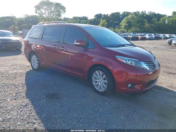 2015 TOYOTA SIENNA