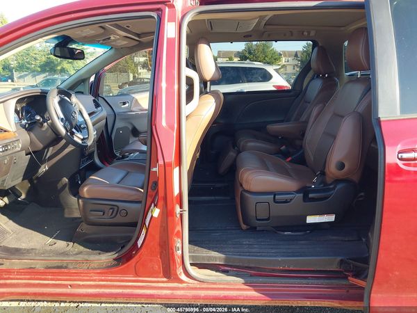 2015 TOYOTA SIENNA