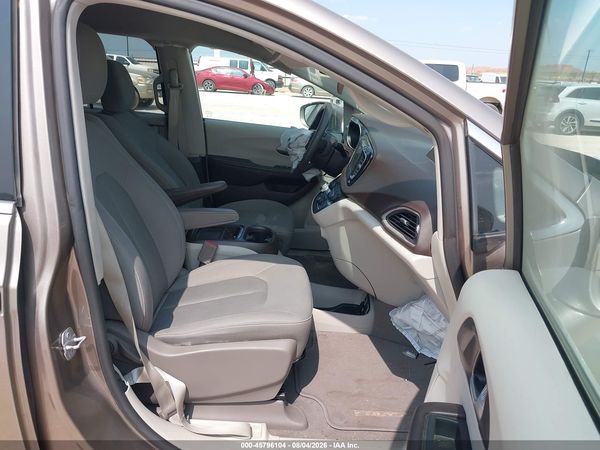 2018 CHRYSLER PACIFICA TOURING PLUS — I5