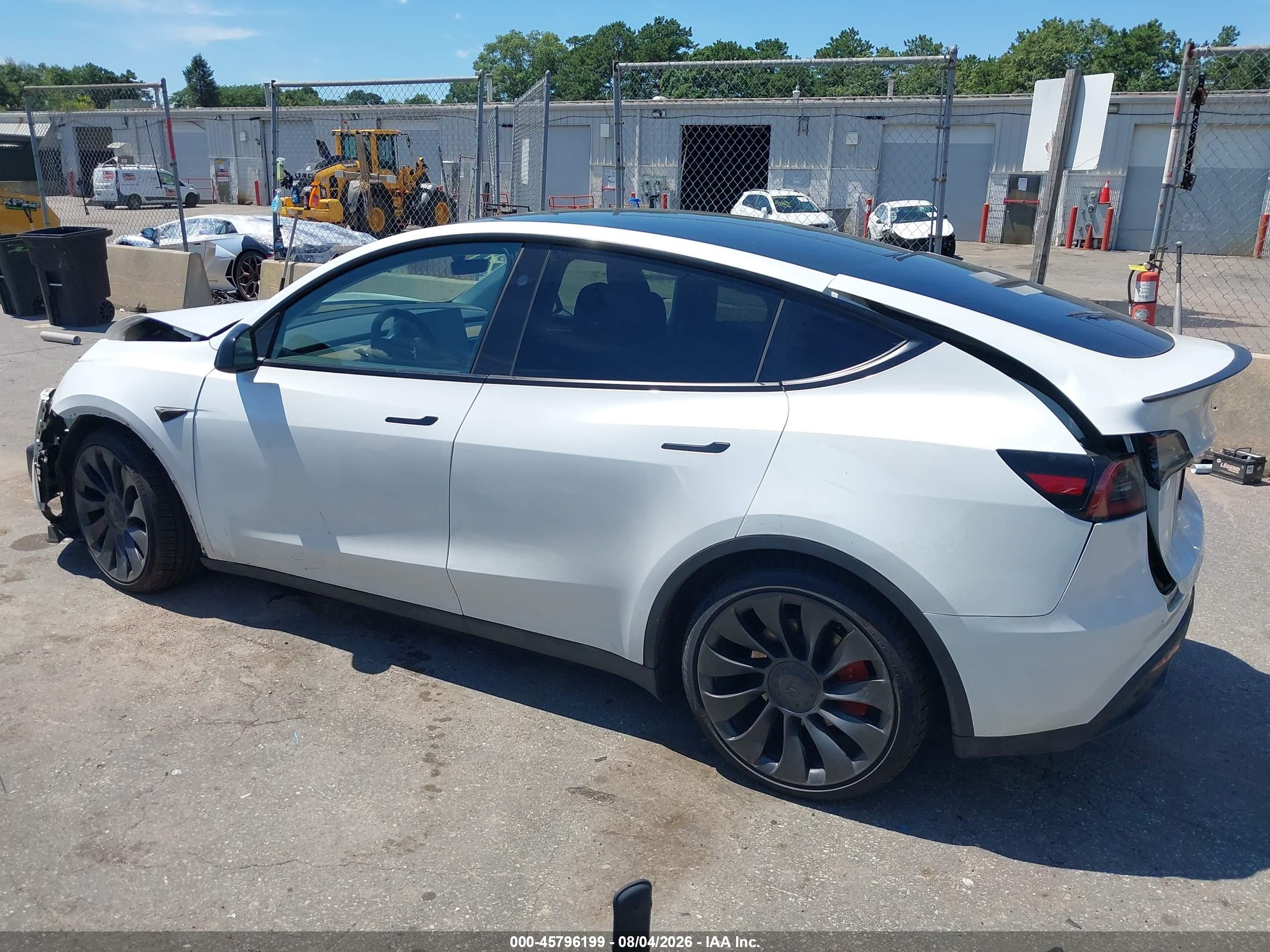 2024 TESLA MODEL Y
