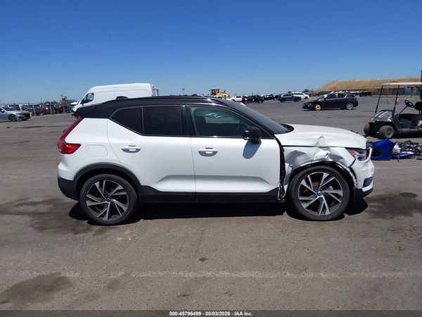 2019 VOLVO XC40 T5 R-DESIGN